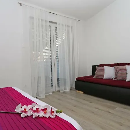 Turic Daire Makarska